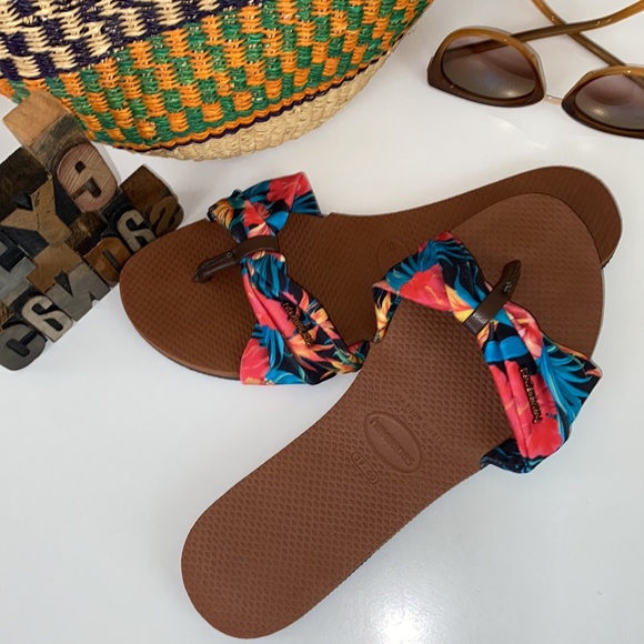 🇧🇷havaianas Women’s ‘You St. Tropez’ Sandals in Tropical Print - Picture 2 of 8